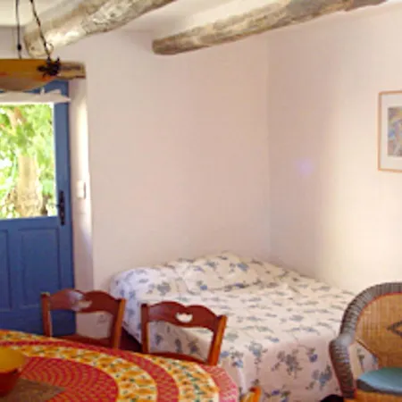 Holiday home Maison De 2 Chambres A En Provence Avec Jardin Amenage Et Wifi Allemagne-en-Provence